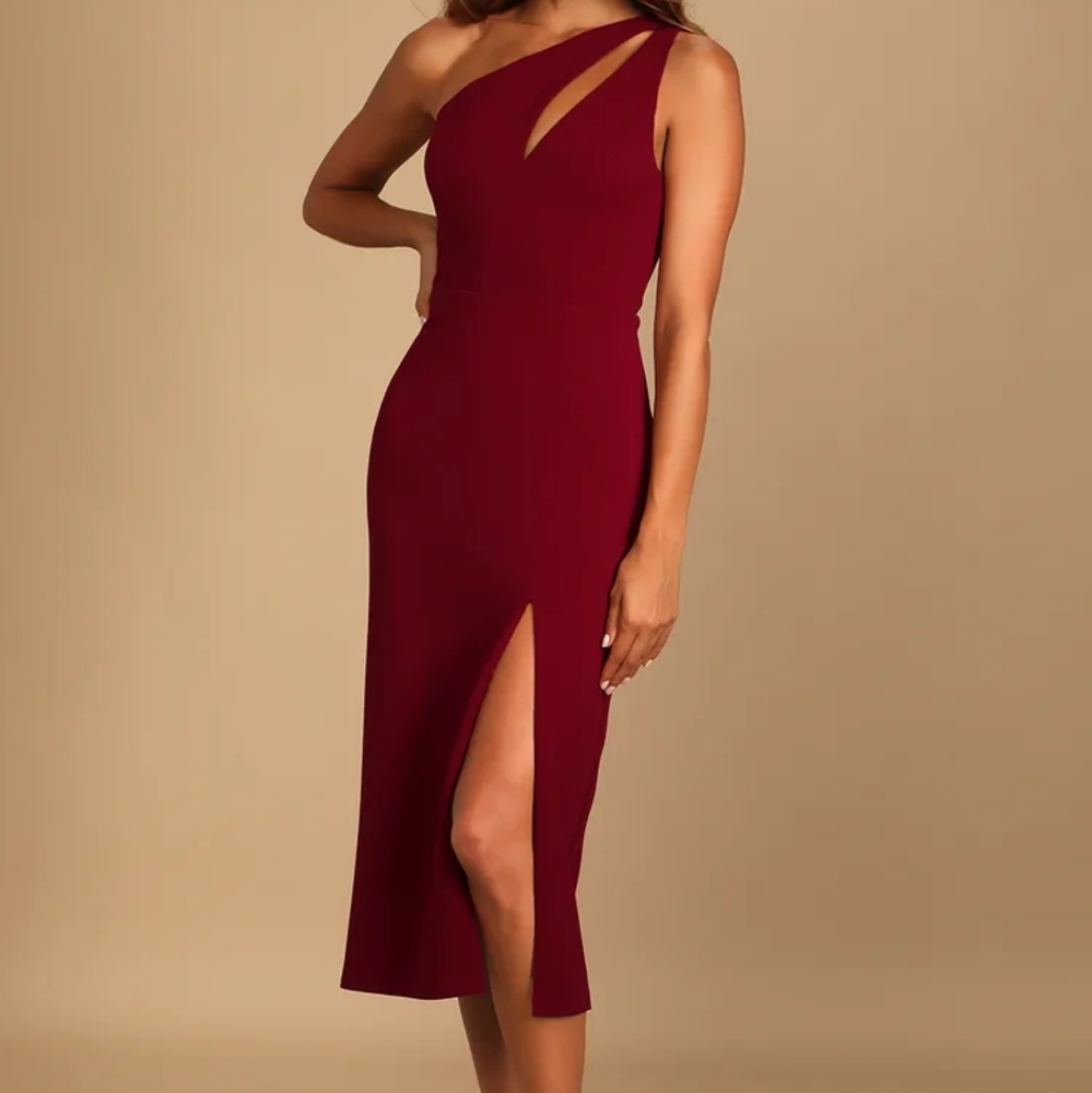 NWOT Elegant Lulus Cocktail Club Burgundy One-Shoulder Midi Dress- Size S